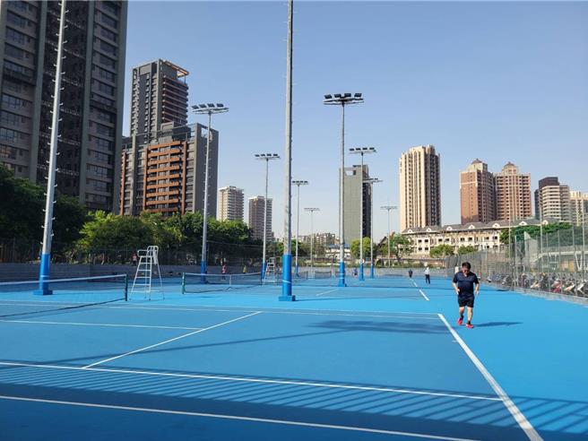图片报：吉拉西在多特年入900万欧，去沙特可获得双倍收入